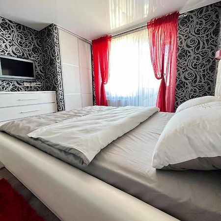 Relax. Просторі Та Затишні Апартаменти Ternopil Exterior foto