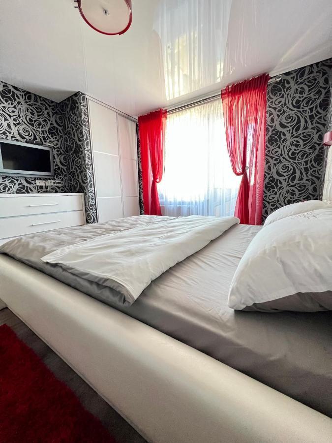 Relax. Просторі Та Затишні Апартаменти Ternopil Exterior foto