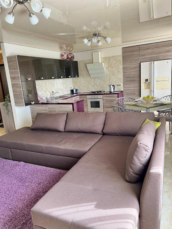 Relax. Просторі Та Затишні Апартаменти Ternopil Exterior foto