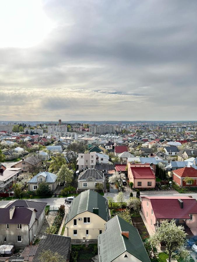 Relax. Просторі Та Затишні Апартаменти Ternopil Exterior foto